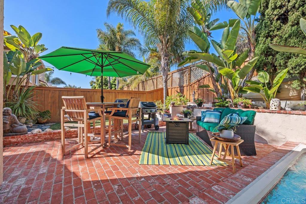 3112 Del Rey Avenue Carlsbad, CA 92009 - Photo 17 of 34 a view of a chairs and table in the patio
