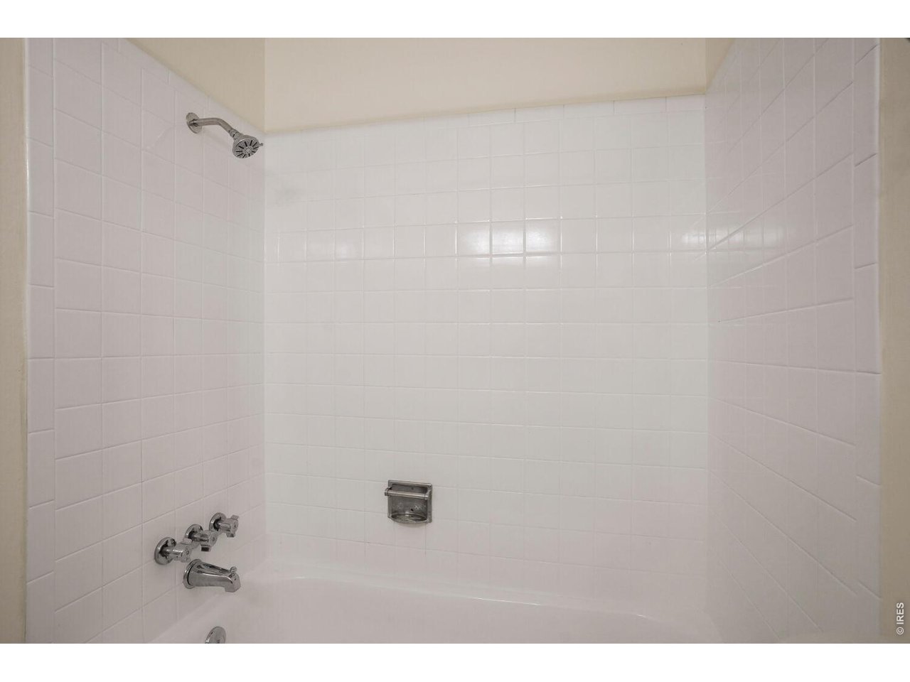 2707 Valmont Road, Unit 307D Boulder, CO 80304 - Photo 13 of 19 Shower