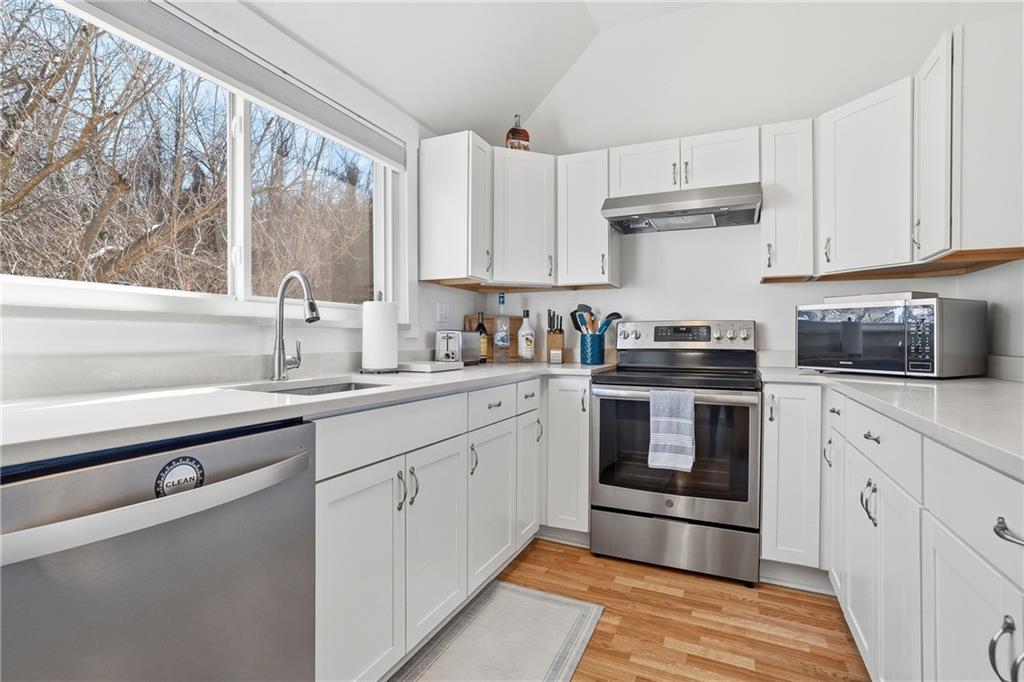 7 Ridgemead Fields Drive Verona, PA 15147 - Photo 15 of 42 and plenty of fresh white cabinets!