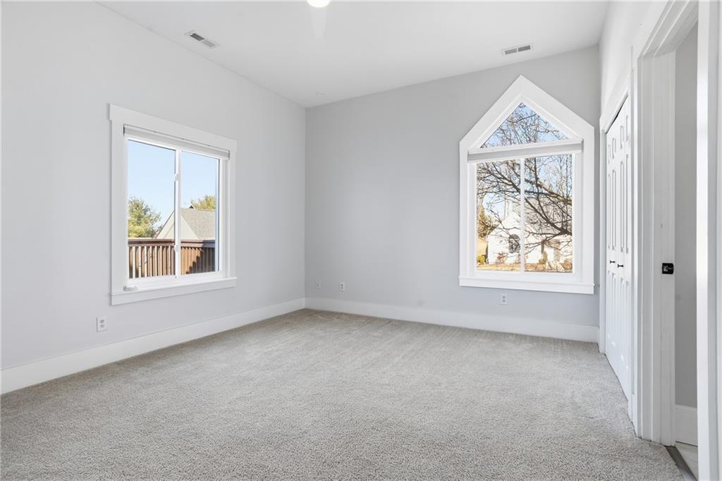 7 Ridgemead Fields Drive Verona, PA 15147 - Photo 27 of 42 Enjoy a large primary suite!