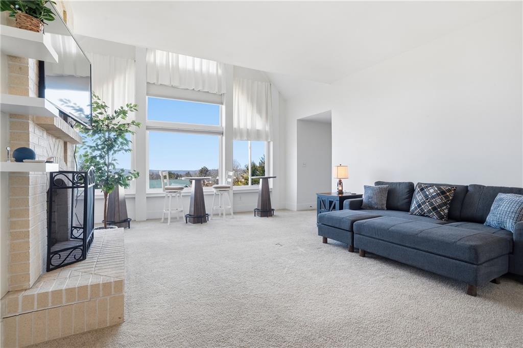 7 Ridgemead Fields Drive Verona, PA 15147 - Photo 8 of 42 A neutral color pallette awaits your personal design touches.