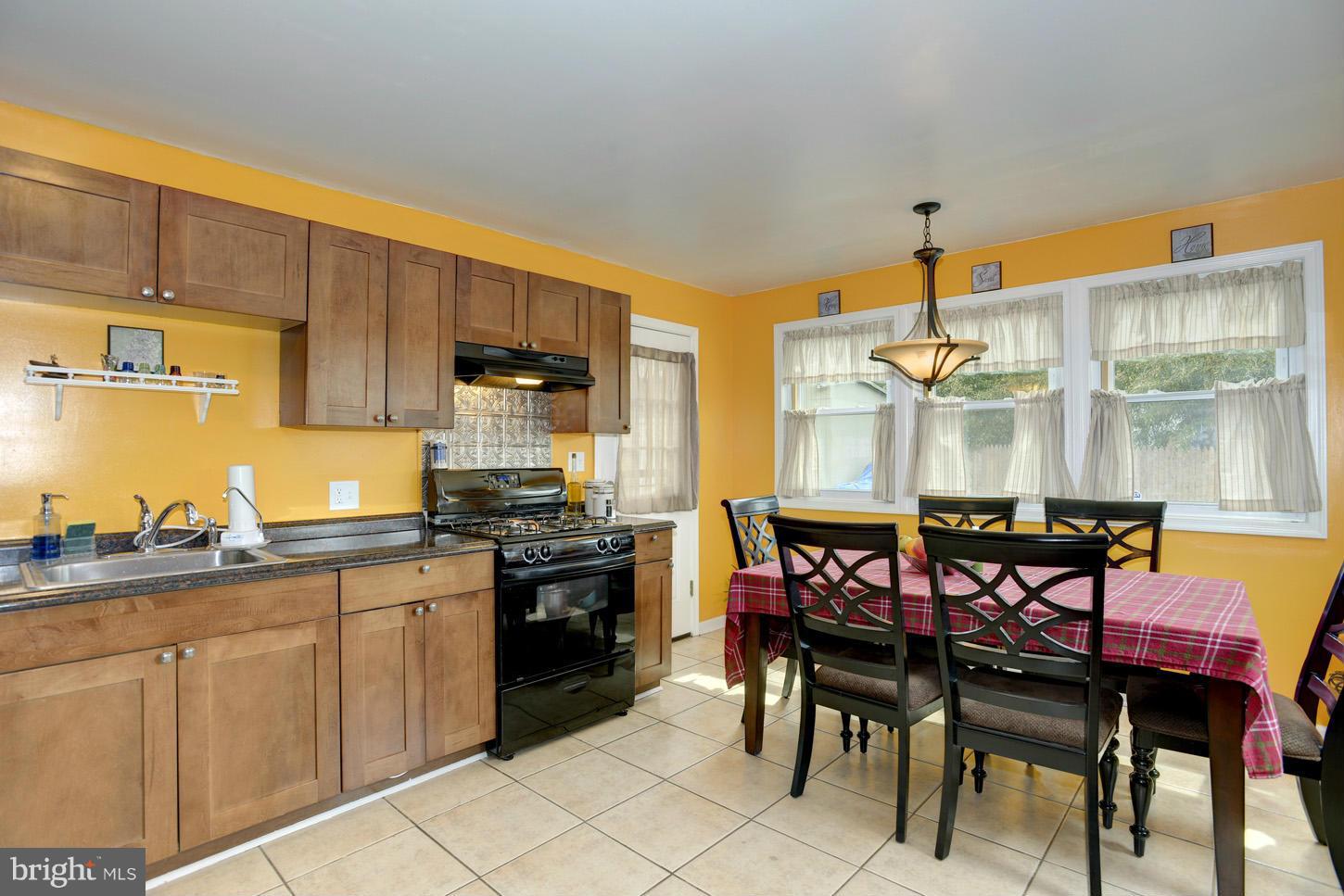 12320 Charles Road Silver Spring, MD 20906 - Photo 4 of 18 Kitchen