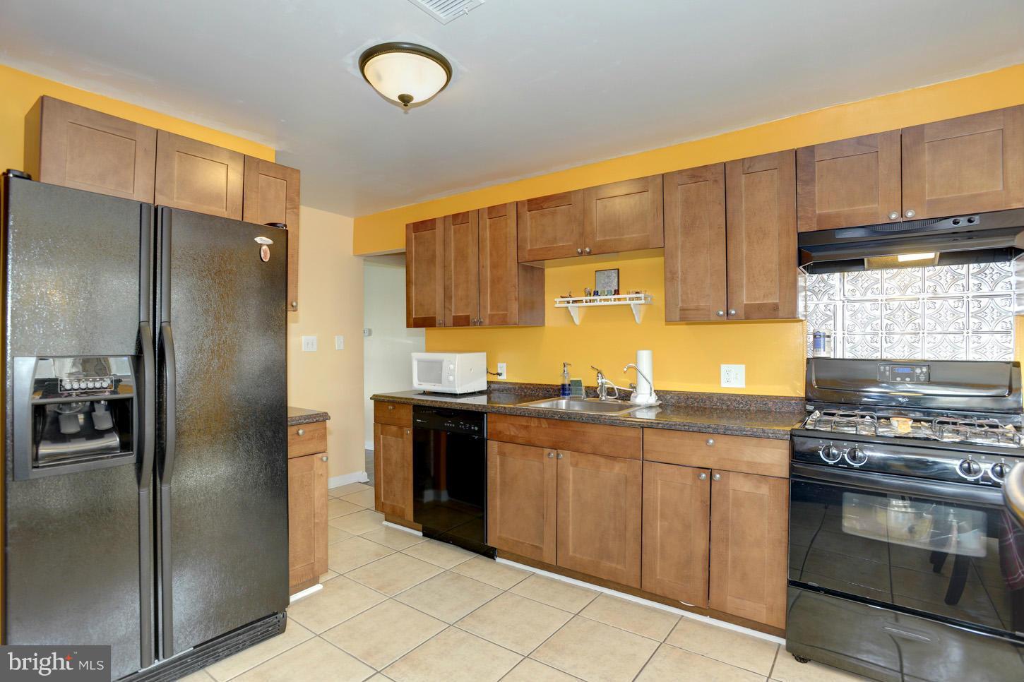 12320 Charles Road Silver Spring, MD 20906 - Photo 6 of 18 Kitchen
