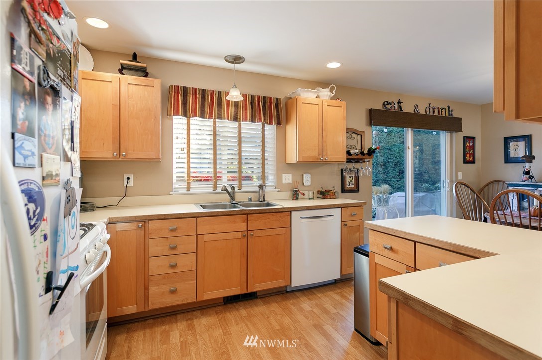8251 Harborview Road Blaine, WA 98230 - Photo 9 of 24 Gallery Image 9
