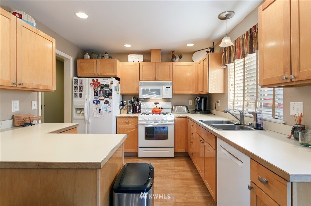 8251 Harborview Road Blaine, WA 98230 - Photo 10 of 24 Gallery Image 10