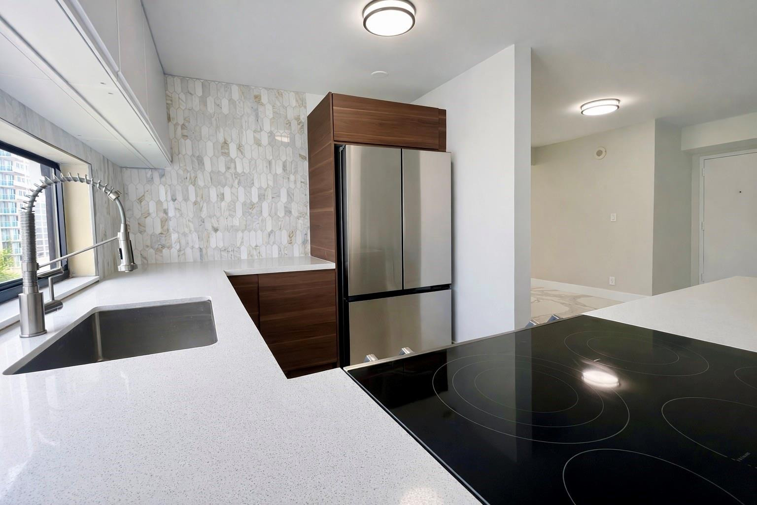 16919 North Bay Road, Unit 911 Sunny Isles Beach, FL 33160 - Photo 4 of 31 Photo 4