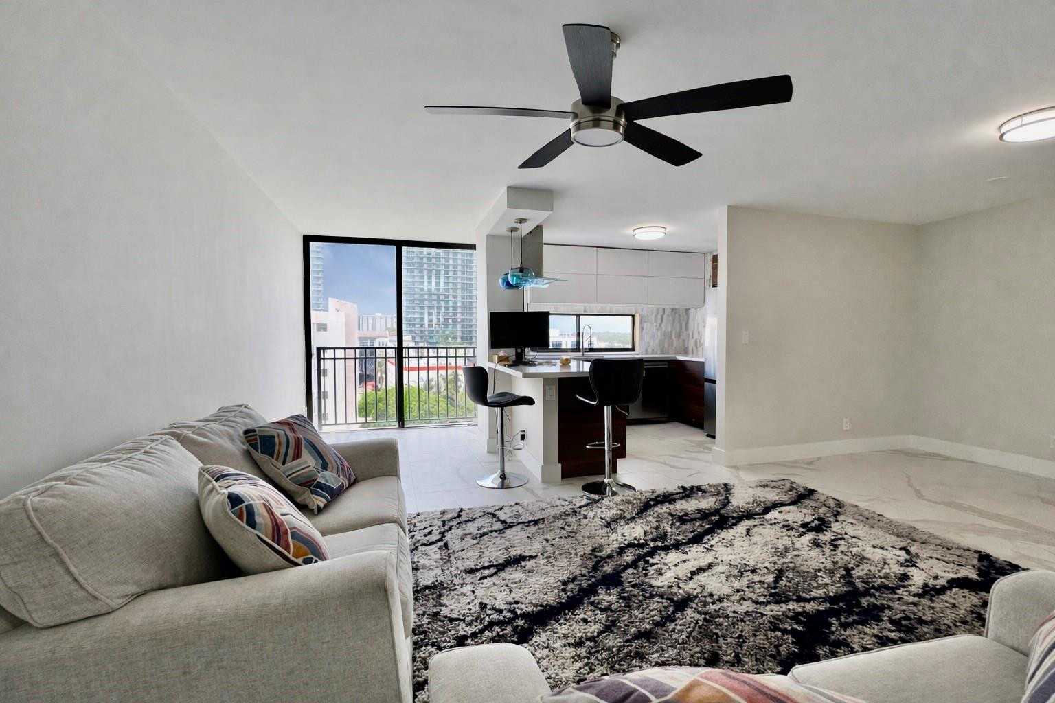 16919 North Bay Road, Unit 911 Sunny Isles Beach, FL 33160 - Photo 10 of 31 Photo 10