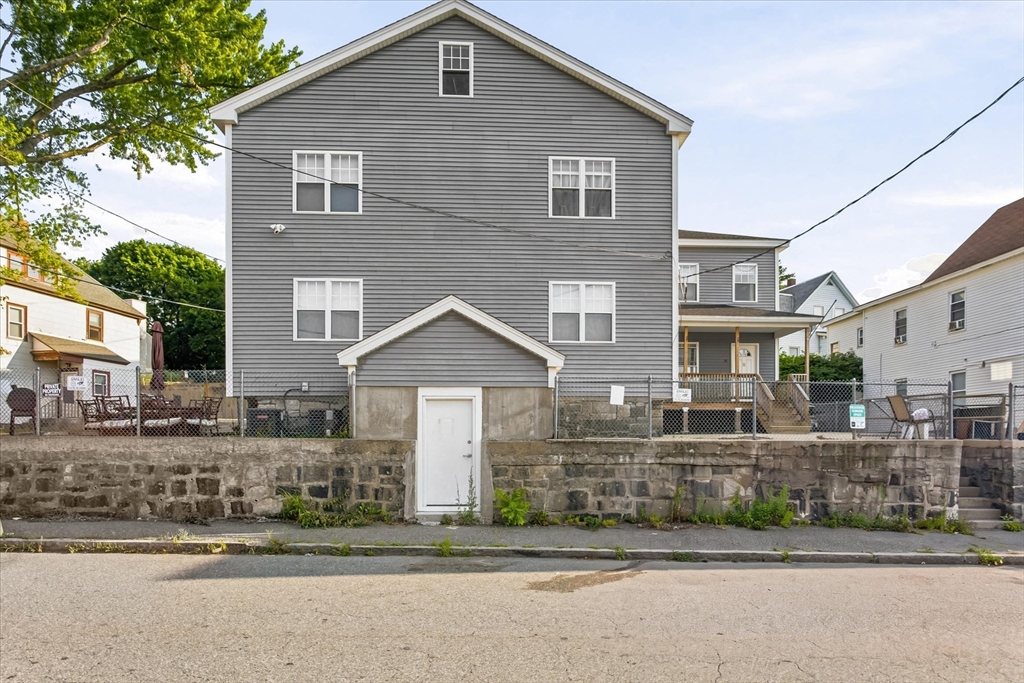 35 Shaw Street Lowell, MA 01851 - Photo 2 of 34