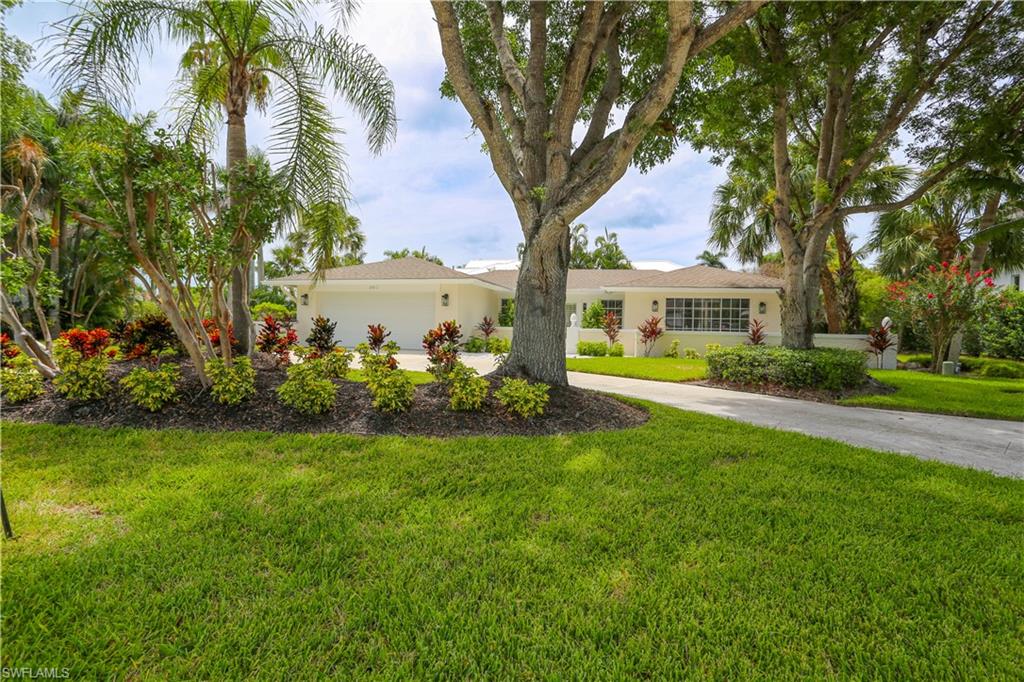 2901 Crayton Road Naples, FL 34103 - Photo 7 of 50