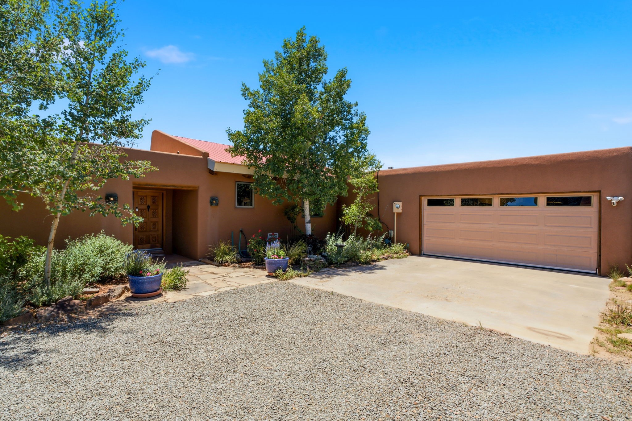 22 Mimosa Road Santa Fe, NM 87508 - Photo 13 of 51 Front approach