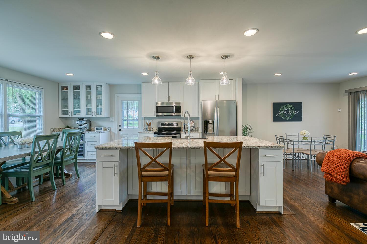 6415 Charnwood Street Springfield, VA 22152 - Photo 3 of 47 Gallery Image 3
