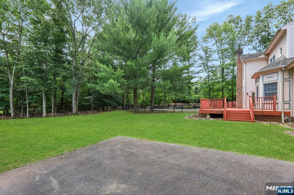 765 Colonial Road Franklin Lakes, NJ 07417 - Photo 6 of 45