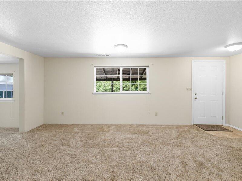 6554 Downing Road Central Point, OR 97502 - Photo 6 of 29 10-CI_7158