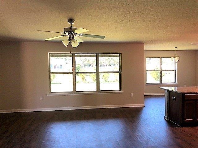 711 Whittington Avenue Fairhope, AL 36532 - Photo 3 of 10 Living Room