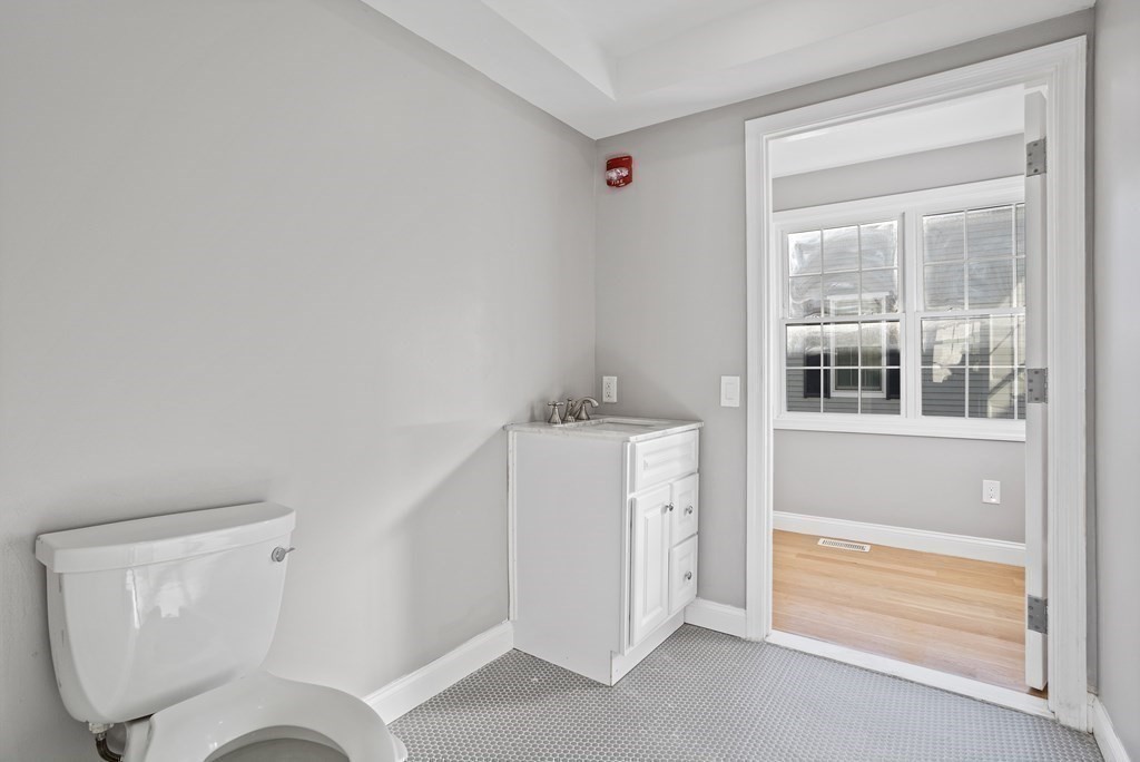 144 Lincoln Road, Unit 1 Lincoln, MA 01773 - Photo 15 of 28