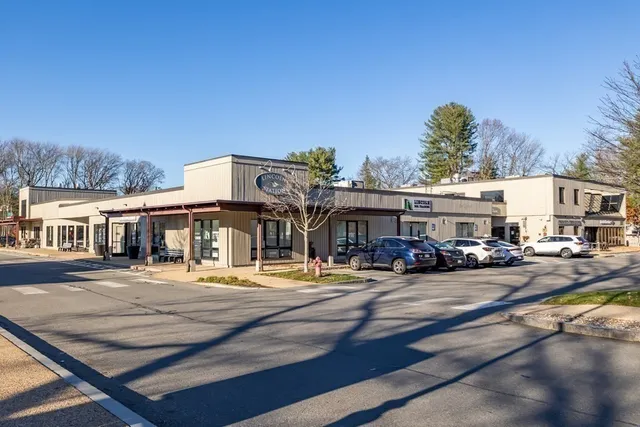 $3,000 | 144 Lincoln Road, Unit 1, Lincoln, MA 01773
