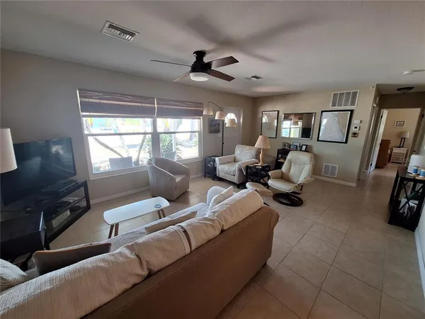 $2,400 | 1541 Crest Drive, Englewood, FL 34223