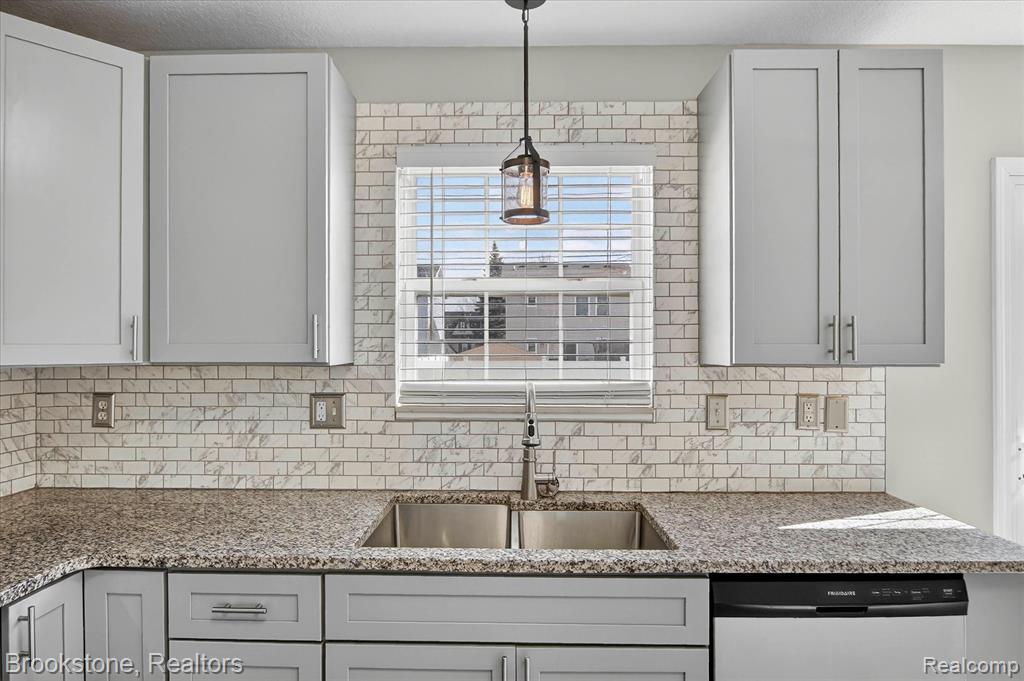 116 Maple Boulevard Monroe, MI 48162 - Photo 8 of 30