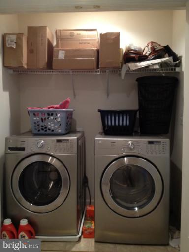 7988 Reserve Way Vienna, VA 22182 - Photo 18 of 30 Washer & Dryer