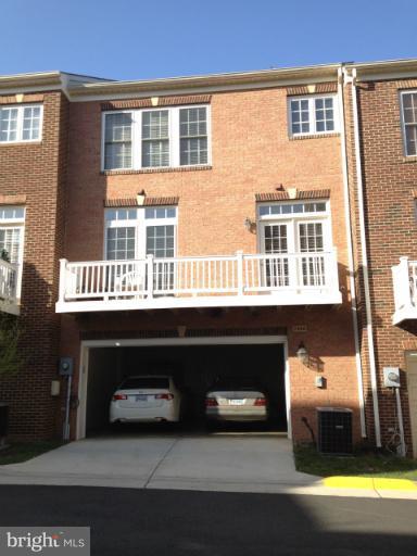 7988 Reserve Way Vienna, VA 22182 - Photo 21 of 30 Exterior (Rear)