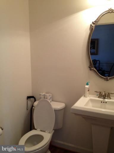 7988 Reserve Way Vienna, VA 22182 - Photo 25 of 30 Powder Room
