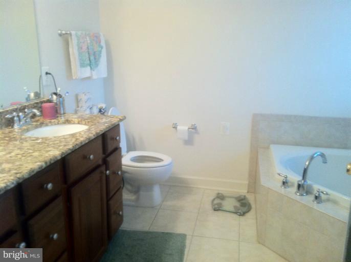 7988 Reserve Way Vienna, VA 22182 - Photo 8 of 30 Bath (Master)