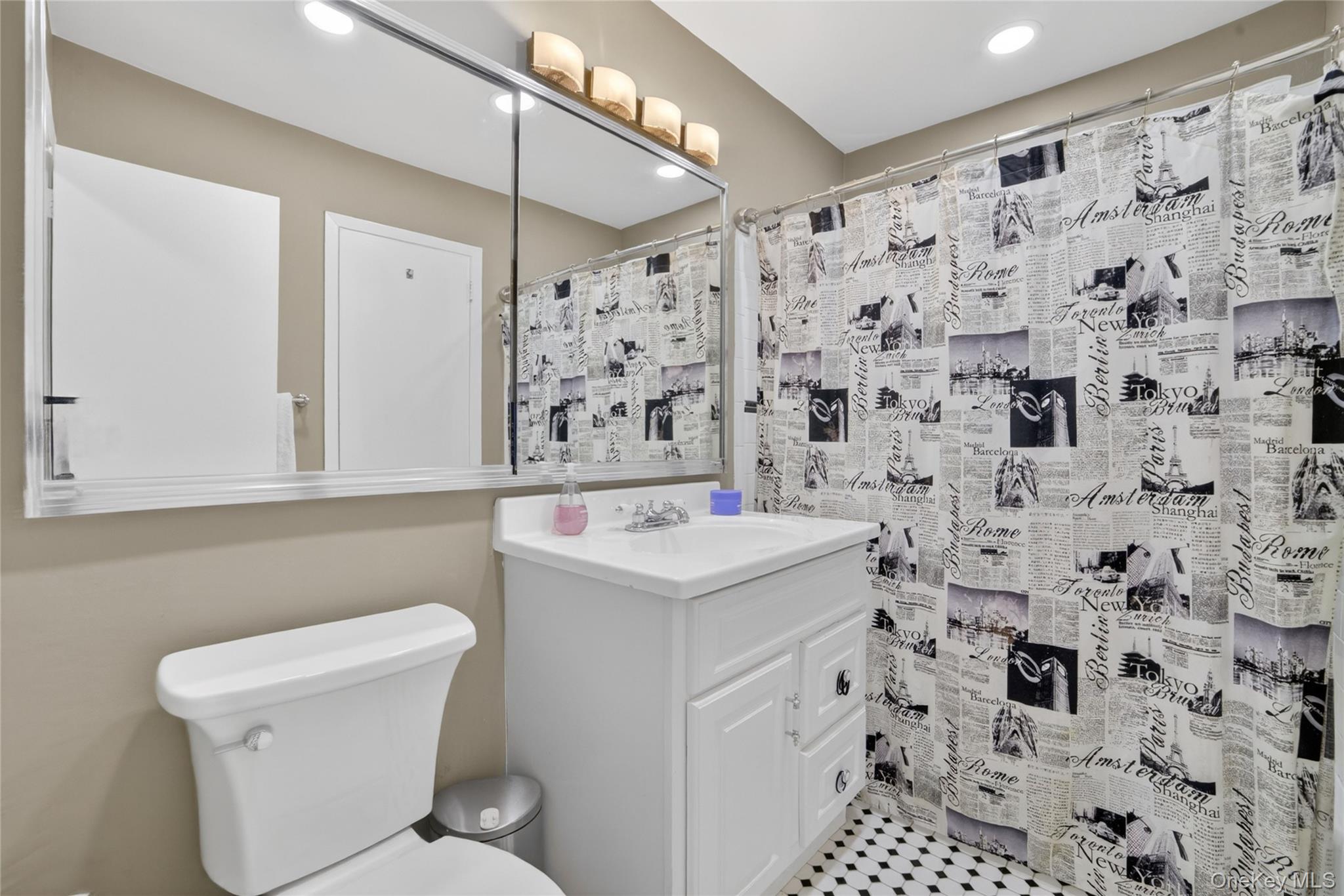 218 Tree Top Crescent Rye Brook, NY 10573 - Photo 18 of 36