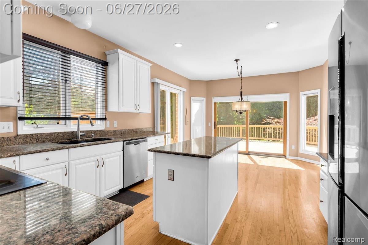 1781 Westridge Drive Rochester, MI 48306 - Photo 22 of 56 12-1781 Westridge Dr_11.jpg