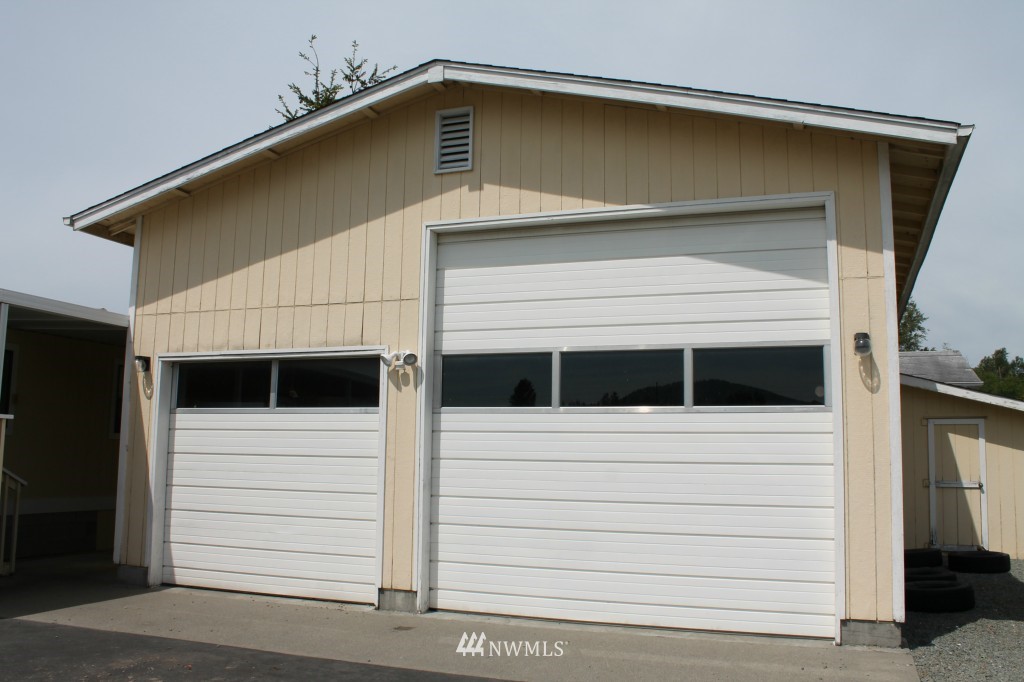 1908 North 32nd Place Mount Vernon, WA 98273 - Photo 3 of 17