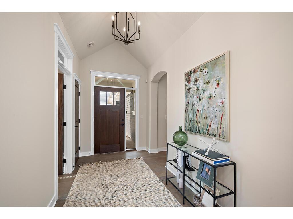 124 Spring Farm Road North Oaks, MN 55127 - Photo 3 of 32