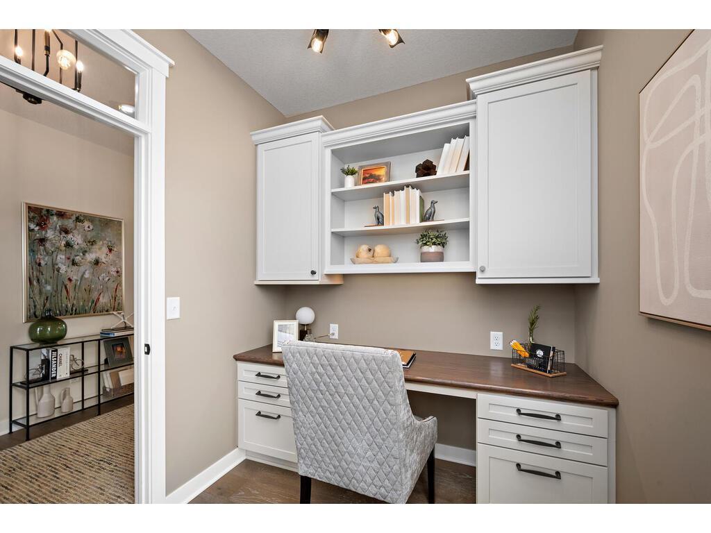 124 Spring Farm Road North Oaks, MN 55127 - Photo 4 of 32