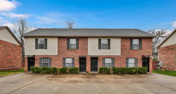 $569,000 | 110 Hickory Trace Road, Clarksville, TN 37040
