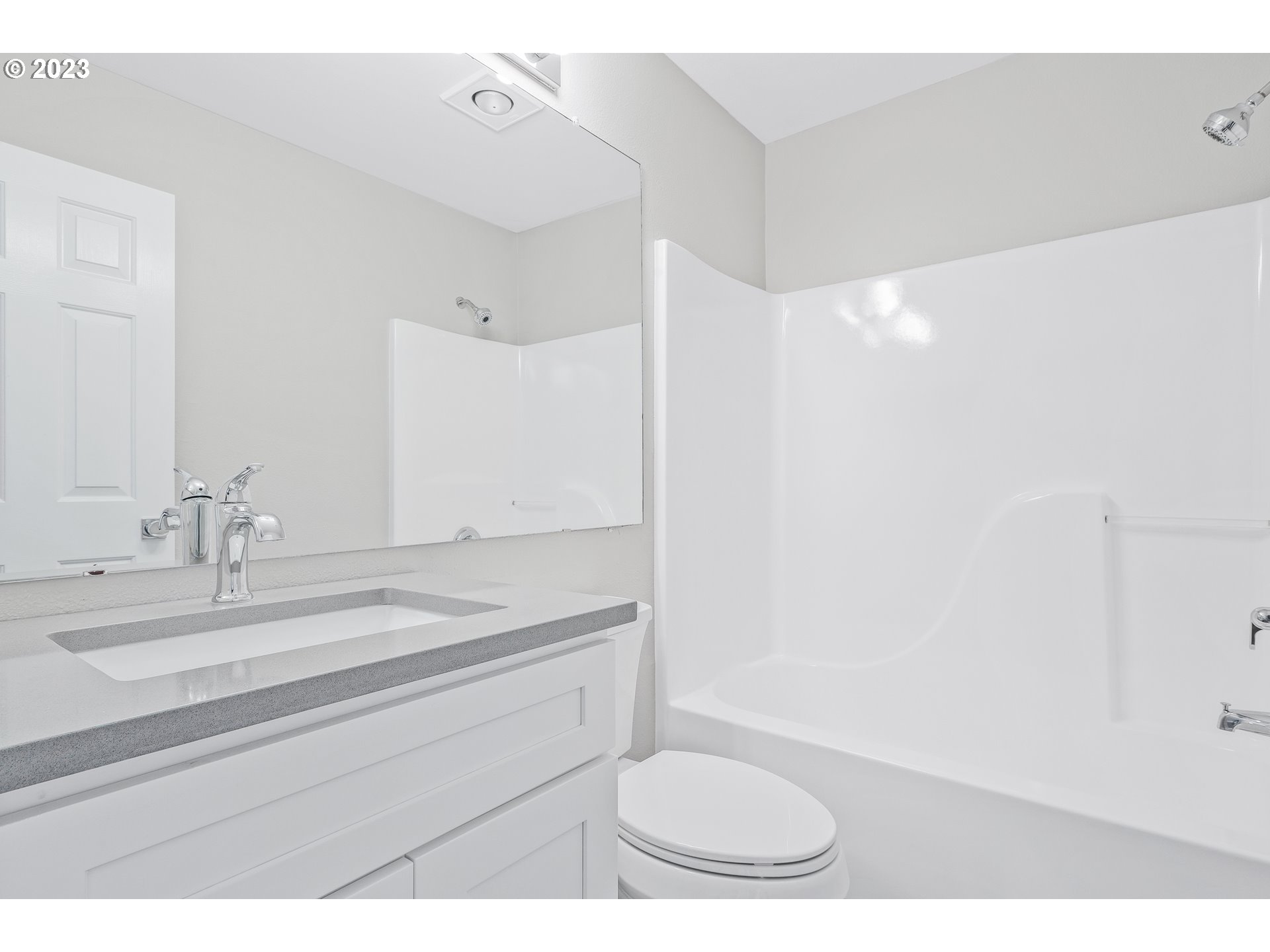 14110 Southwest Barrows Road, Unit 2 Portland, OR 97223 - Photo 15 of 23 Gallery Image 15