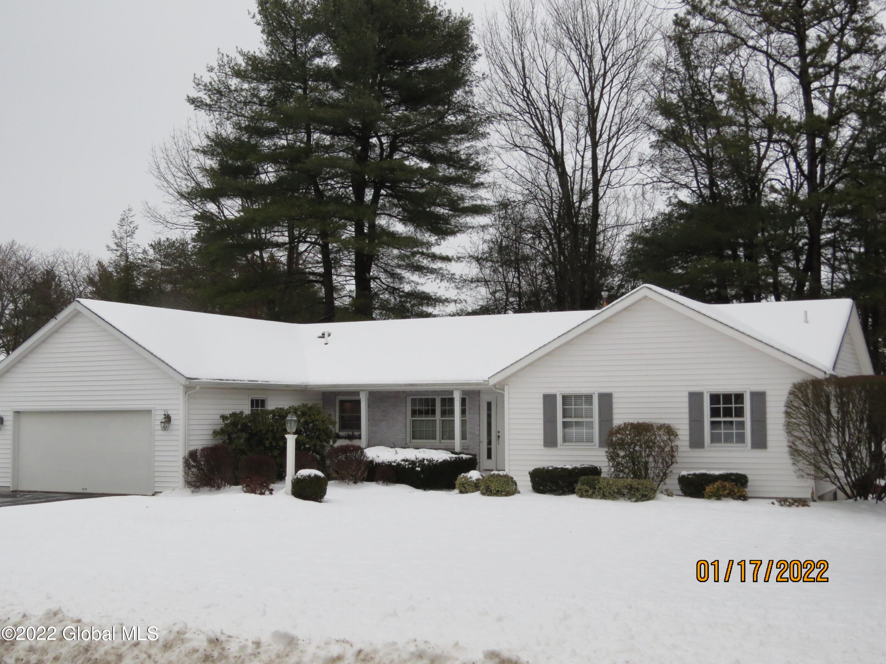 3 Bdrm home in Rosendale Estates