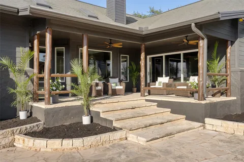 a view of a building entrance