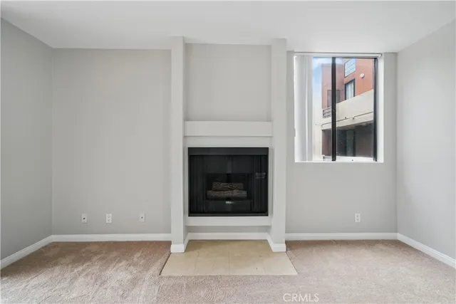 $399,900 | 7826 Topanga Canyon Boulevard, Unit 218, Canoga Park, CA 91304