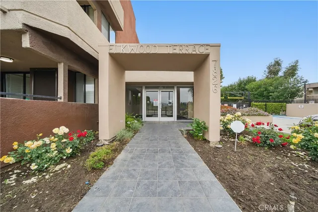 $399,900 | 7826 Topanga Canyon Boulevard, Unit 218, Canoga Park, CA 91304