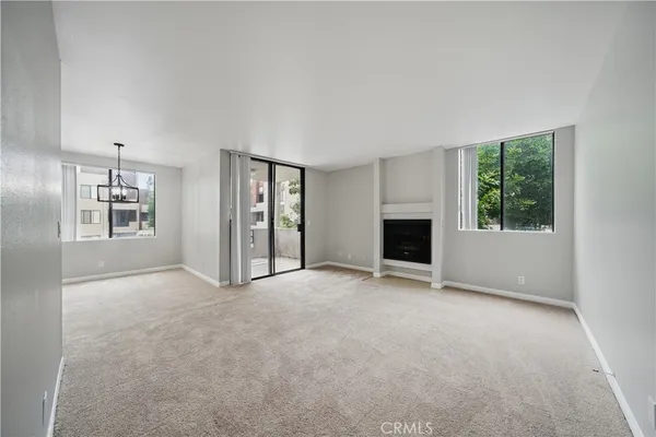 $399,900 | 7826 Topanga Canyon Boulevard, Unit 218, Canoga Park, CA 91304