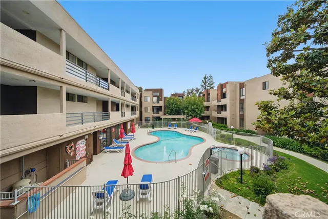 $399,900 | 7826 Topanga Canyon Boulevard, Unit 218, Canoga Park, CA 91304