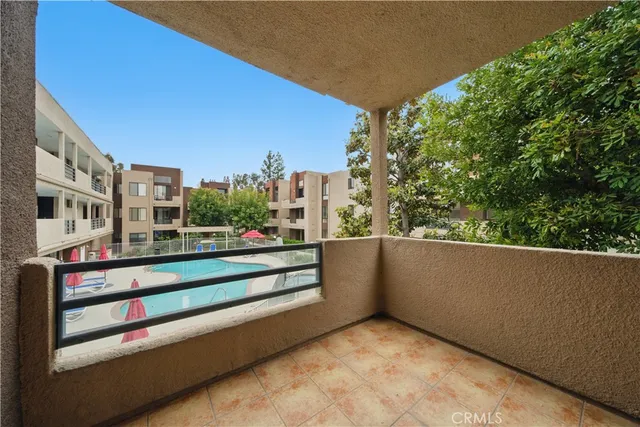 $399,900 | 7826 Topanga Canyon Boulevard, Unit 218, Canoga Park, CA 91304