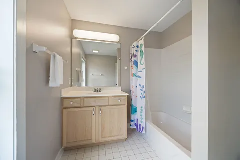 $749,000 | 1443 Sunflower Court, Grayslake, IL 60030