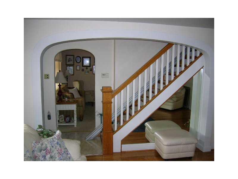 191 Penn Manor Road Irwin, PA 15642 - Photo 6 of 17 Entry/Foyer.
