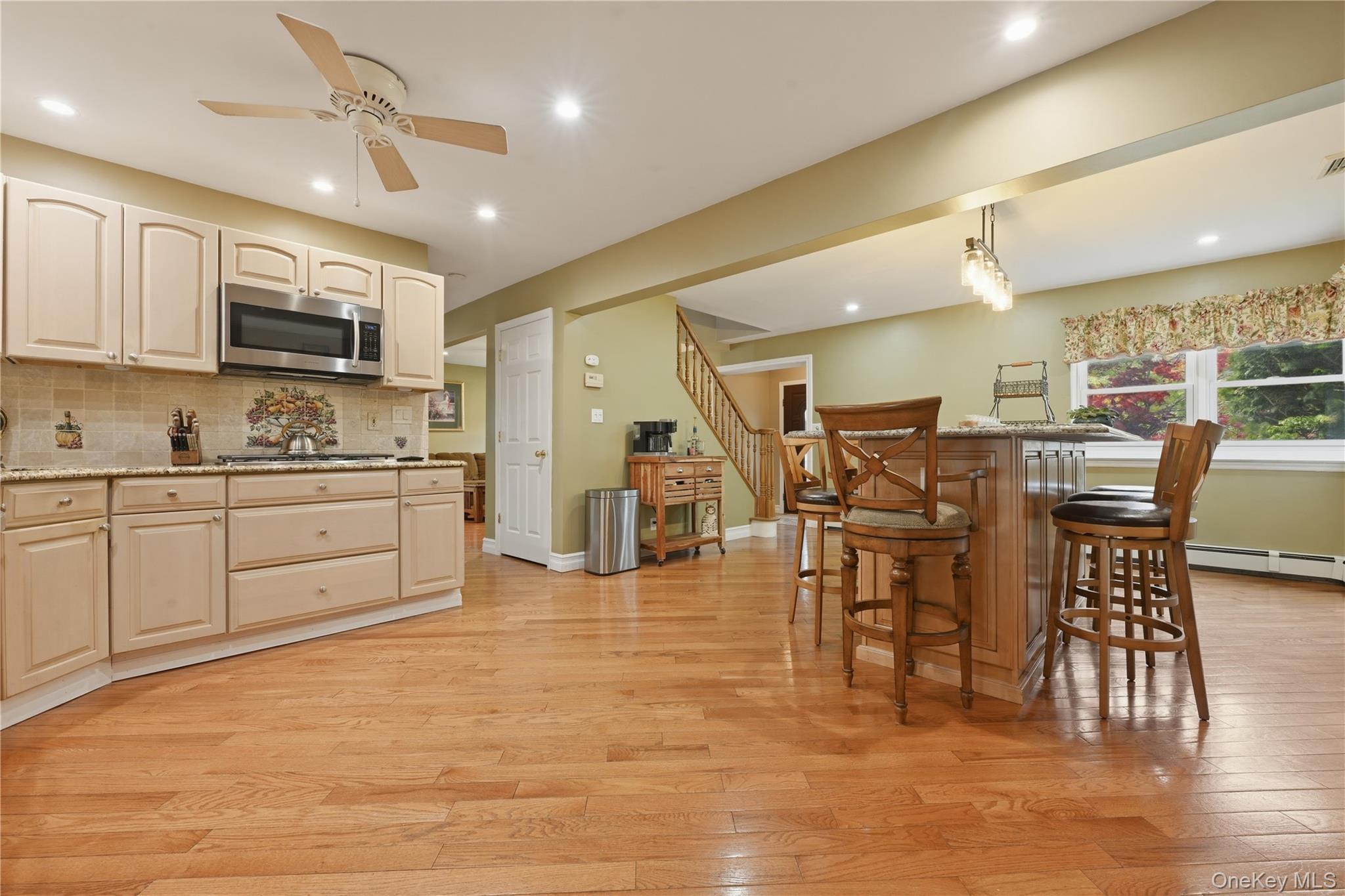 19 Berkshire Road Bethpage, NY 11714 - Photo 10 of 42