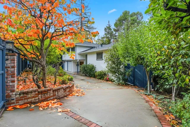 $11,000 | 2010 Santa Cruz Avenue, Menlo Park, CA 94025