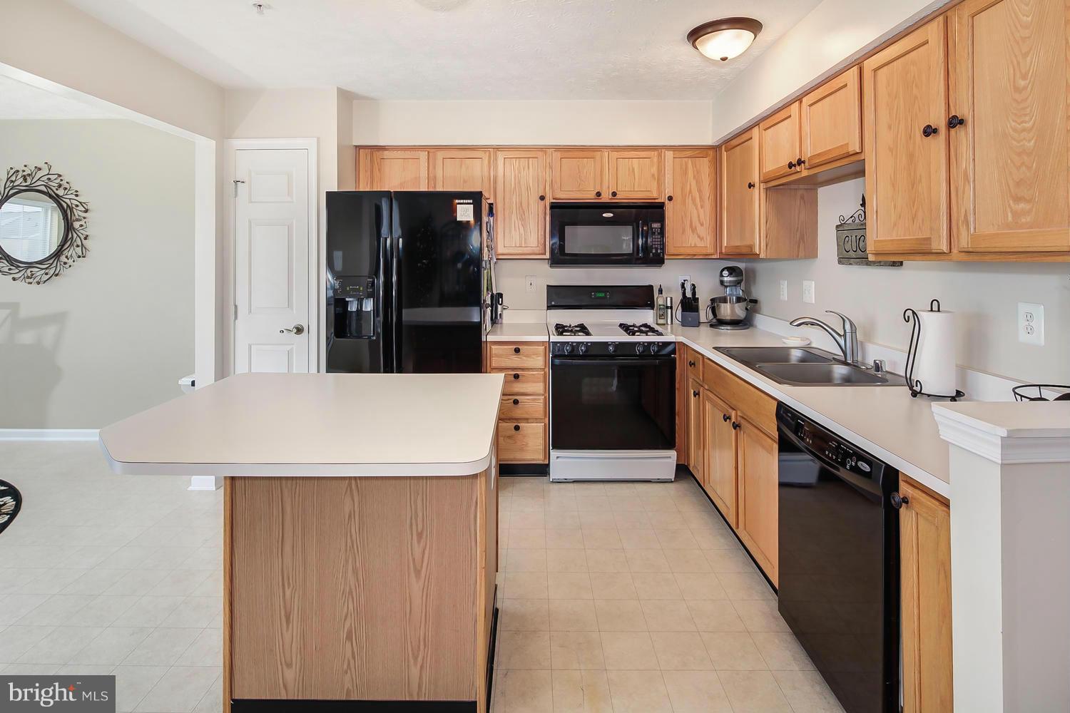 9801 Finsbury Road Baltimore, MD 21237 - Photo 11 of 30 Kitchen