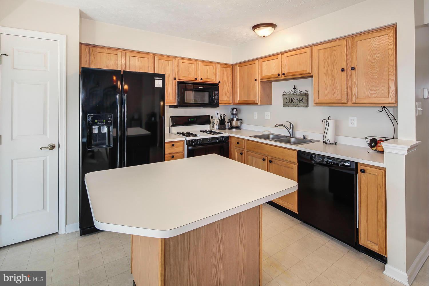 9801 Finsbury Road Baltimore, MD 21237 - Photo 12 of 30 Kitchen