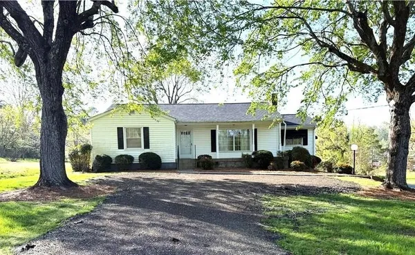 $259,900 | 5512 Winona Street Northwest, Winston-Salem, NC 27106