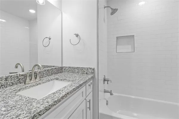 $1,525 | 224 West Bond Street, Unit 224, Denison, TX 75020