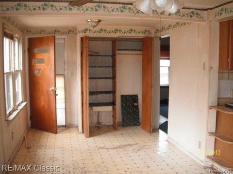 20932 Inkster Road Southfield, MI 48033 - Photo 4 of 14 Inkster Rd 20932 01-11-12 JD (27