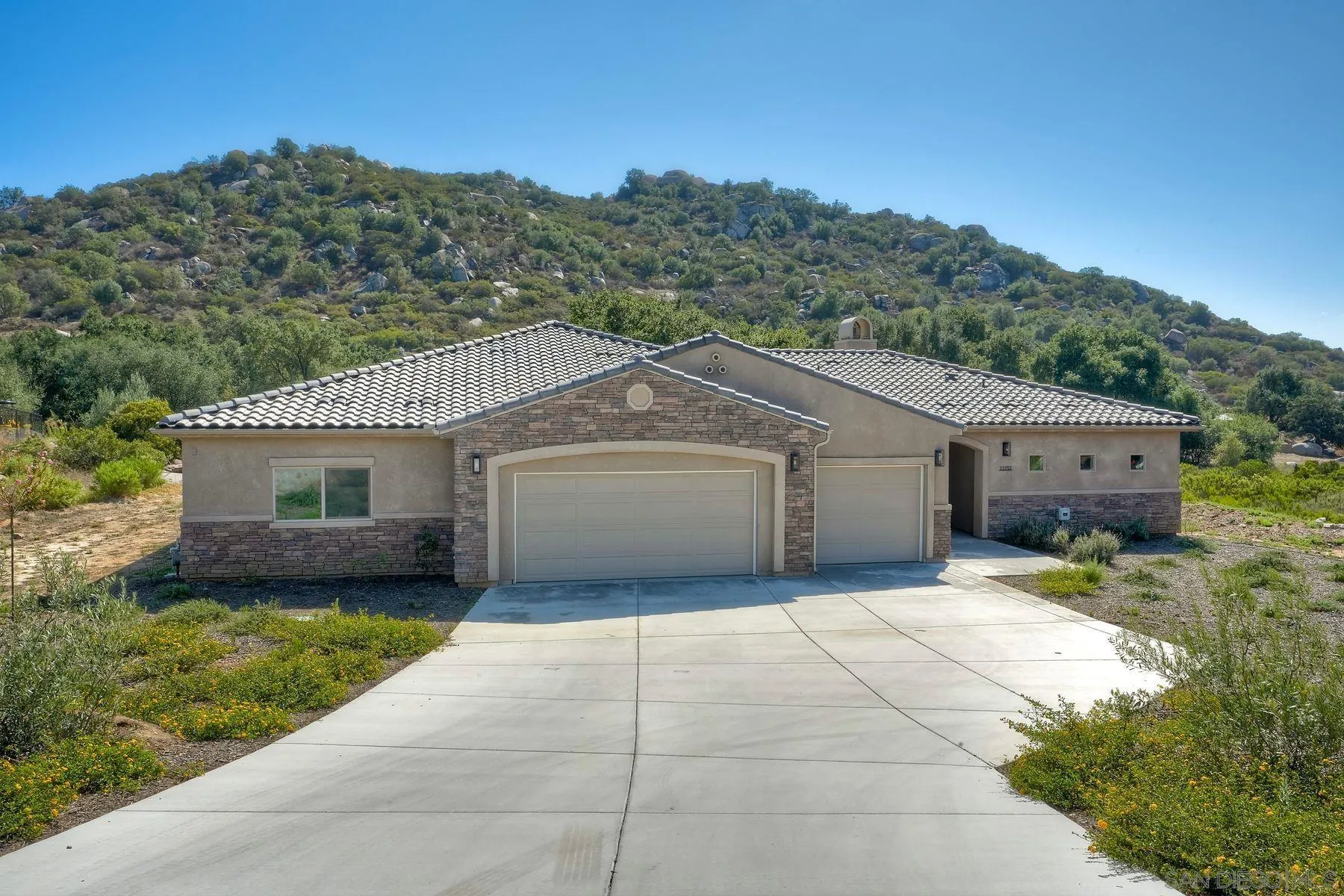 12252 Via Ruscello Lakeside, CA 92040 - Photo 2 of 30